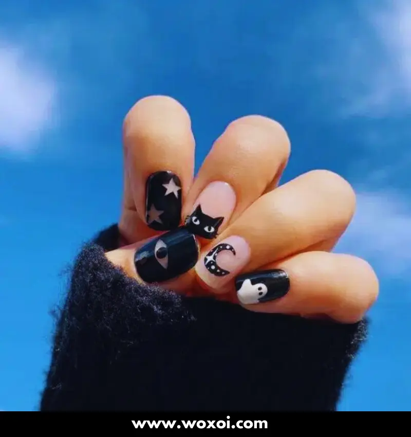 Black Halloween Nails