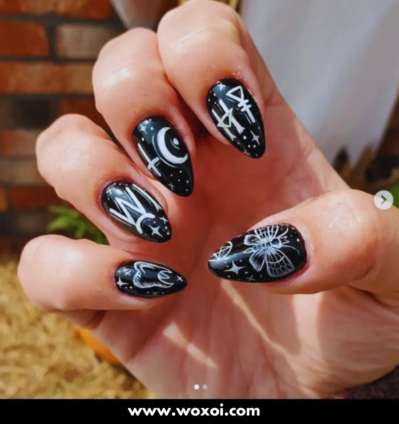 Black Halloween Nails