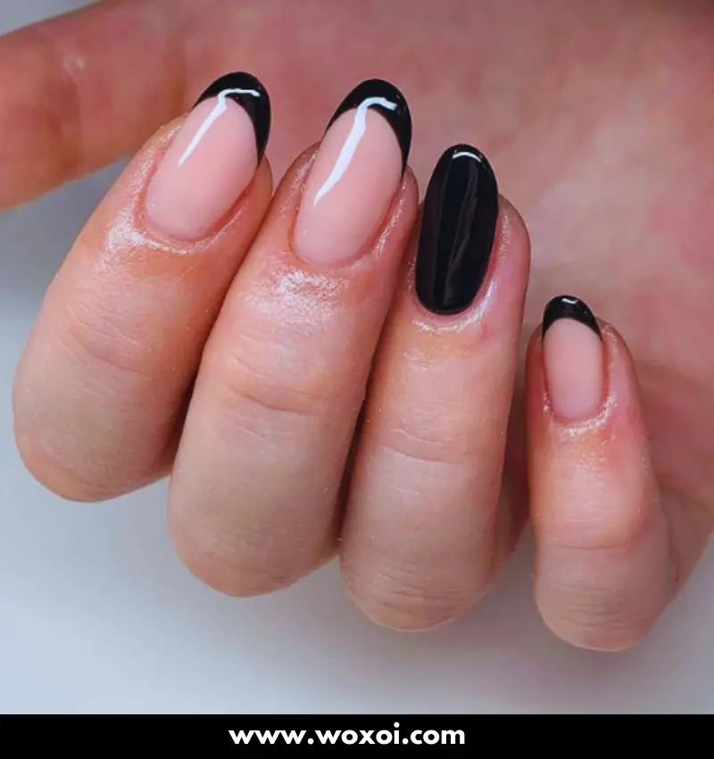 Black Halloween Nails