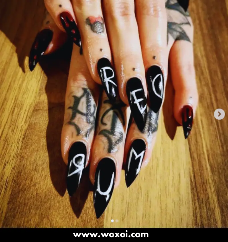 Black Halloween Nails